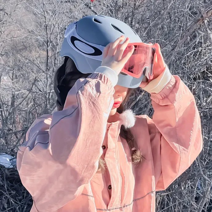 清潭少女 海报